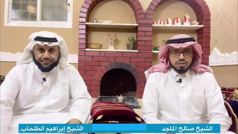 بحديث الرسول ـ صلى الله عليه وسلم {تهادوا تحابوا}.ومن يرى في منامه أن هناك شخصاً لا يعرفه يُعطيه هدية ما دلّت رؤيته على. أنه شخص صالح الأحوال يتمتع بالسيرة الطيبة بين الناس.